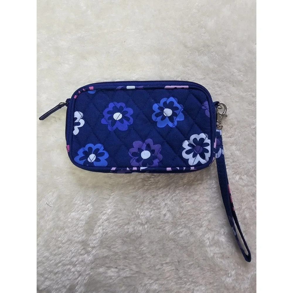 Vera‎ Bradley Quilted Zip Wristlet Wallet